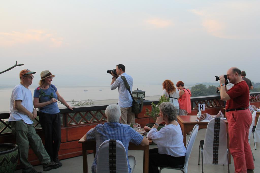 Ayarwaddy River View Hotel Mandalay Exterior foto