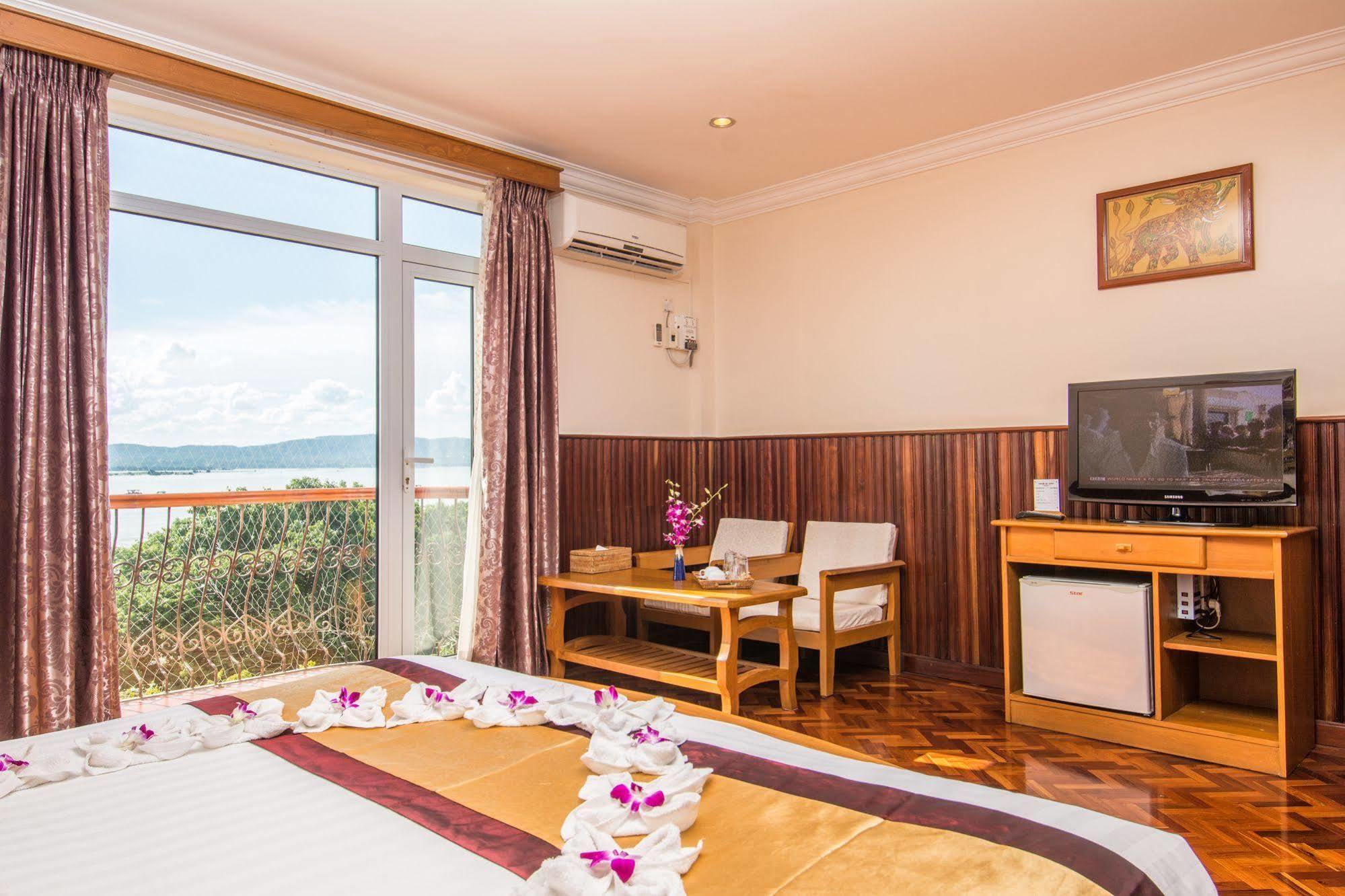 Ayarwaddy River View Hotel Mandalay Exterior foto