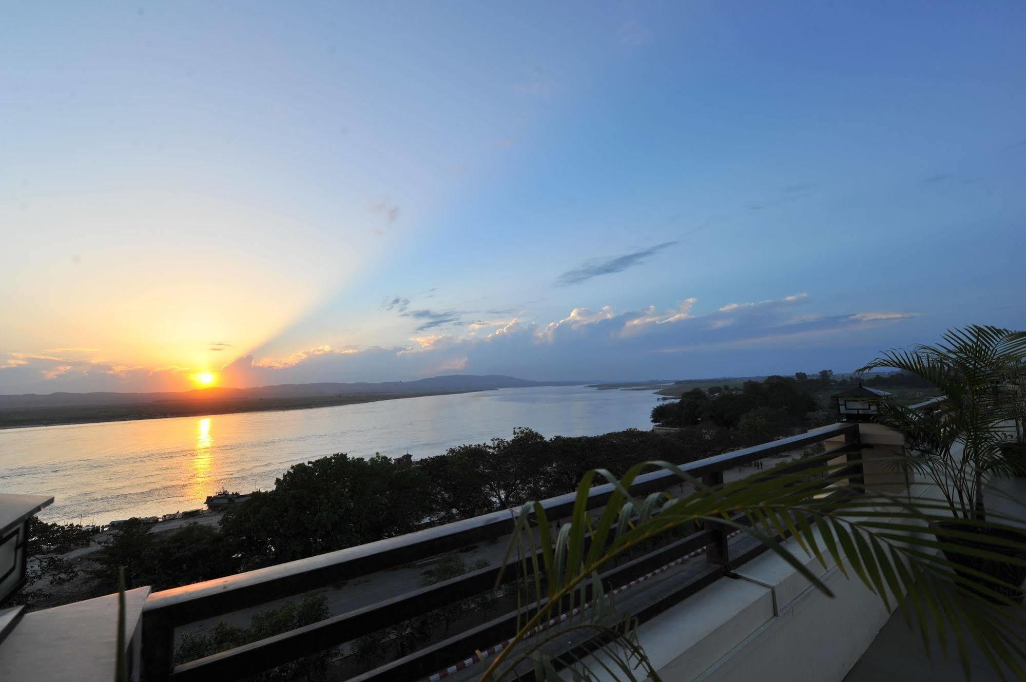 Ayarwaddy River View Hotel Mandalay Exterior foto